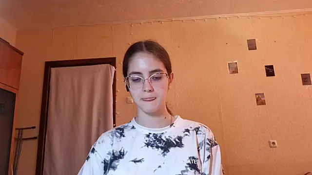 Katelemon online show from 06/25/26, 10:20
