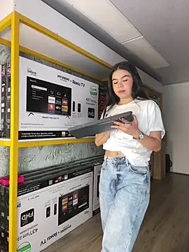 Snapshot of Ambarina_ chatting on 03/27/26, 11:43 Ambarina online show from 03/27/26, 11:43