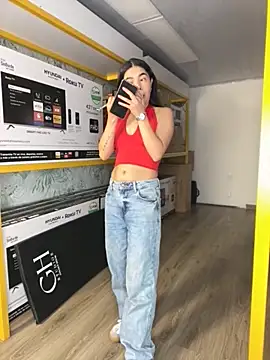 Snapshot of Ambarina_ chatting on 04/01/26, 11:22 Ambarina online show from 04/01/26, 11:22
