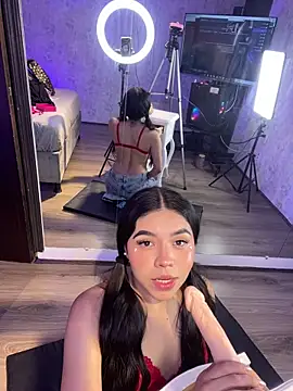 Snapshot of Ambarina_ chatting on 04/30/26, 11:38 Ambarina online show from 04/30/26, 11:38