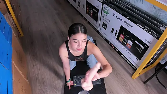 Snapshot of Ambarina_ chatting on 05/07/26, 11:37 Ambarina online show from 05/07/26, 11:37