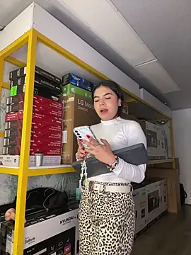 Snapshot of Ambarina_ chatting on 05/12/26, 11:51 Ambarina online show from 05/12/26, 11:51