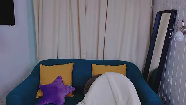 Snapshot of Erika_Moan_ chatting on 03/16/26, 06:06 Erika Moan online show from 03/16/26, 06:06