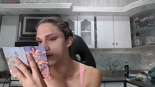 CrisOzzz online show from 05/08/26, 05:40