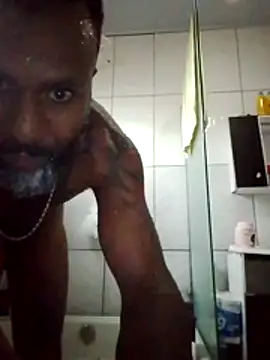 Snapshot of maurofoz26 chatting on 03/06/26, 09:44 maurofoz26 online show from 03/06/26, 09:44