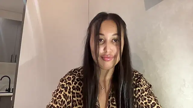 Dana 005 online show from 06/11/26, 10:30