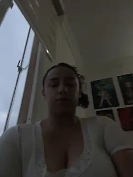 Eyssha online show from 05/04/26, 10:50
