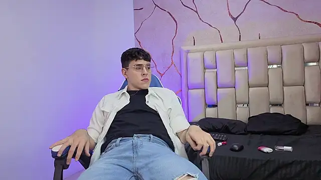 Snapshot of IanBlake_ chatting on 03/12/26, 08:26 IanBlake online show from 03/12/26, 08:26