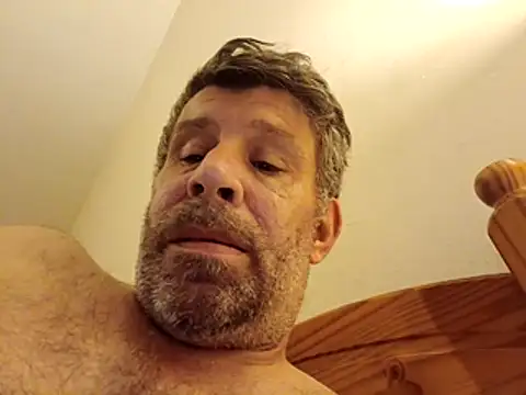 stud2512 online show from 04/24/26, 11:51