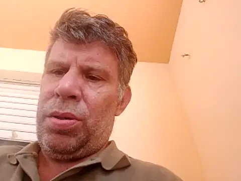 stud2512 online show from 06/18/26, 11:14