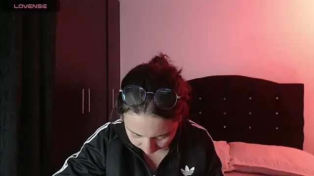 Ana  arms online show from 05/04/26, 03:57