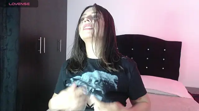 Ana  arms online show from 05/07/26, 05:40