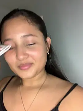 Snapshot of laly_spank chatting on 03/04/26, 11:11 laly spank online show from 03/04/26, 11:11