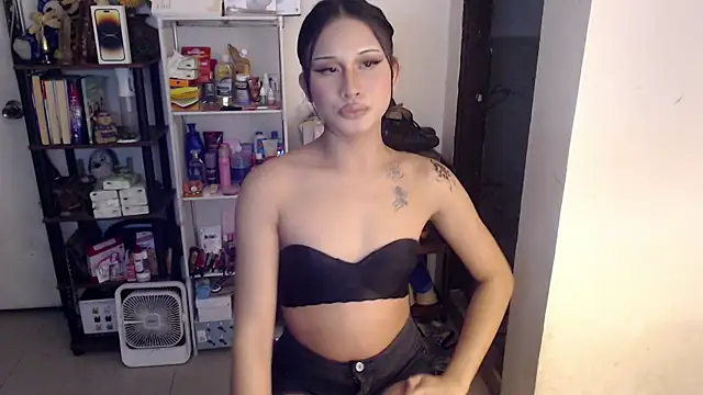 Snapshot of sweetasian_zoe chatting on 03/31/26, 06:41 sweetasian zoe online show from 03/31/26, 06:41
