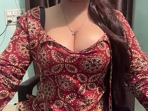 Avneet kaurr1 online show from 04/28/26, 10:04