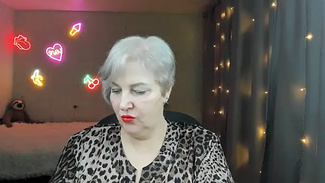 Snapshot of Mary-Leee chatting on 03/25/26, 02:56 Mary-Leee online show from 03/25/26, 02:56