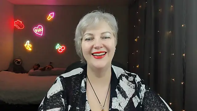 Snapshot of Mary-Leee chatting on 03/29/26, 01:11 Mary-Leee online show from 03/29/26, 01:11