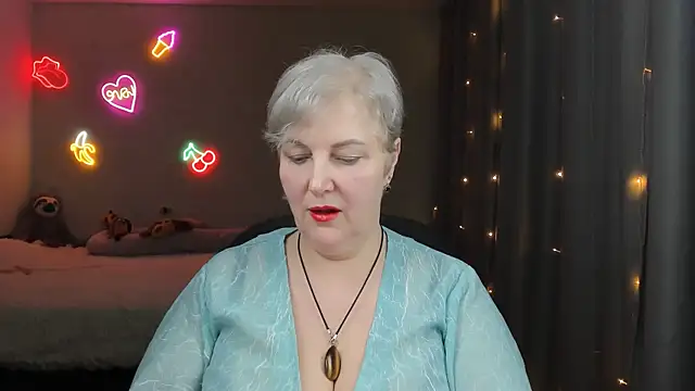 Snapshot of Mary-Leee chatting on 04/01/26, 05:54 Mary-Leee online show from 04/01/26, 05:54