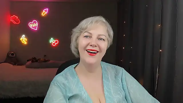 Snapshot of Mary-Leee chatting on 04/12/26, 06:51 Mary-Leee online show from 04/12/26, 06:51