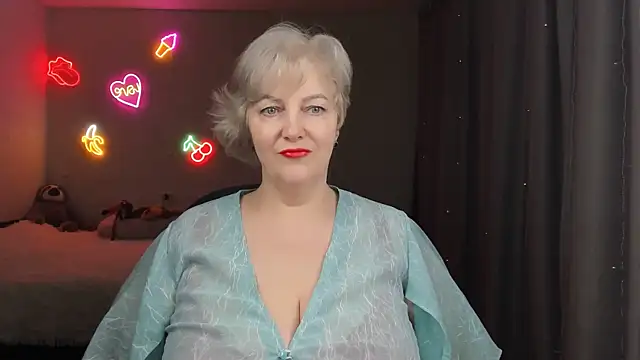 Snapshot of Mary-Leee chatting on 04/15/26, 06:20 Mary-Leee online show from 04/15/26, 06:20