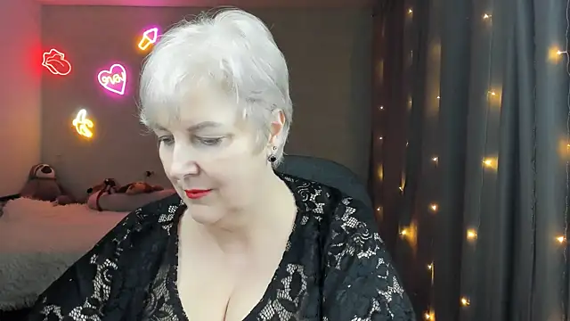Snapshot of Mary-Leee chatting on 04/15/26, 06:26 Mary-Leee online show from 04/15/26, 06:26