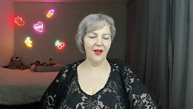 Snapshot of Mary-Leee chatting on 04/16/26, 06:03 Mary-Leee online show from 04/16/26, 06:03