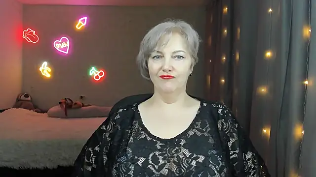 Snapshot of Mary-Leee chatting on 04/18/26, 03:32 Mary-Leee online show from 04/18/26, 03:32