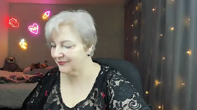 Snapshot of Mary-Leee chatting on 04/24/26, 05:32 Mary-Leee online show from 04/24/26, 05:32