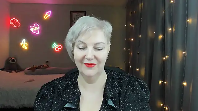 Snapshot of Mary-Leee chatting on 04/28/26, 03:55 Mary-Leee online show from 04/28/26, 03:55