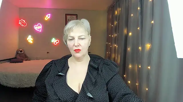 Snapshot of Mary-Leee chatting on 05/02/26, 05:40 Mary-Leee online show from 05/02/26, 05:40