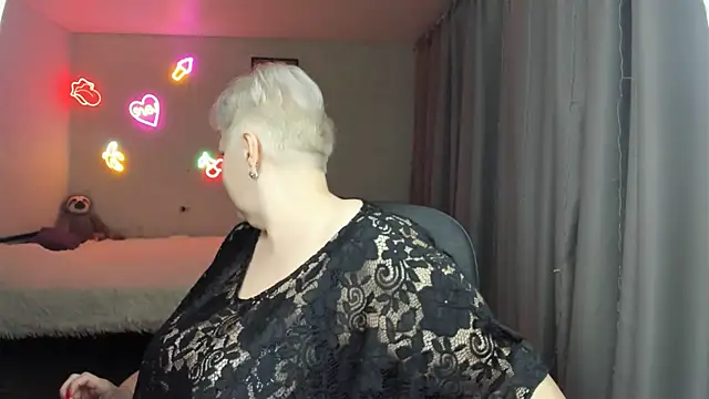 Snapshot of Mary-Leee chatting on 05/05/26, 05:37 Mary-Leee online show from 05/05/26, 05:37