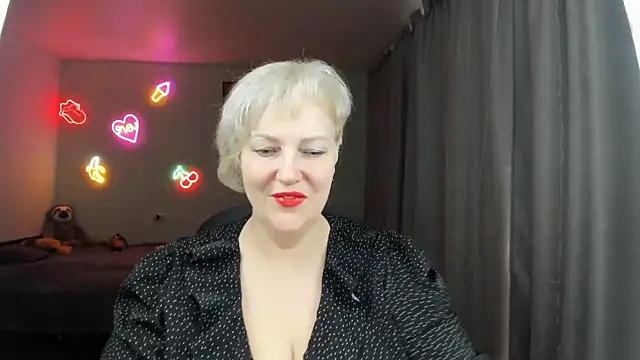 Snapshot of Mary-Leee chatting on 05/28/26, 06:00 Mary-Leee online show from 05/28/26, 06:00