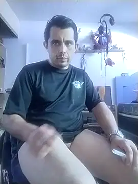 Snapshot of manuel4200 chatting on 05/12/26, 01:30 manuel4200 online show from 05/12/26, 01:30