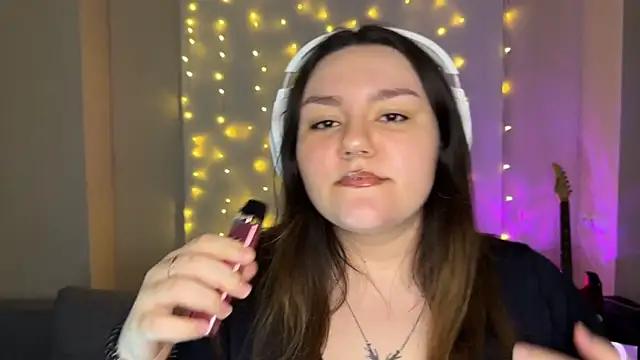 Snapshot of RiotKitten1 chatting on 02/28/26, 02:34 RiotKitten1 online show from 02/28/26, 02:34