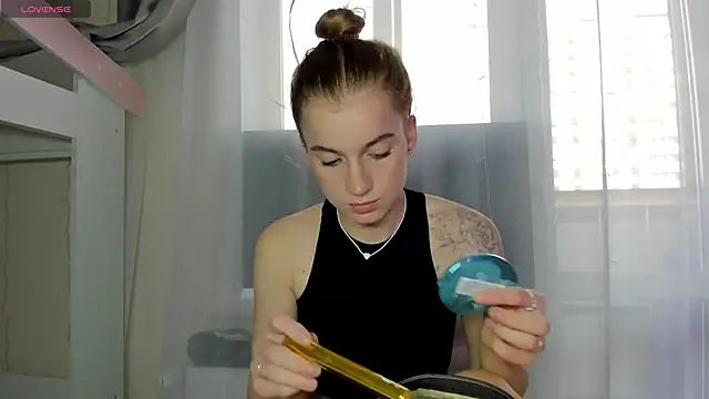 Stacey Brow online show from 04/21/26, 01:42