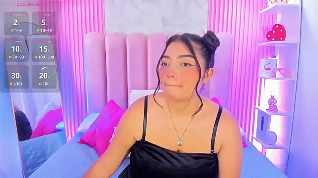 ArianaRougee online show from 06/19/26, 04:50