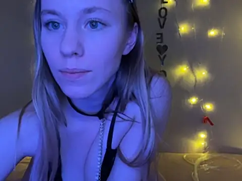 Snapshot of Vikkie_seXyGiiiirl_XoXo chatting on 02/25/26, 04:05 Vikkie seXyGiiiirl XoXo online show from 02/25/26, 04:05