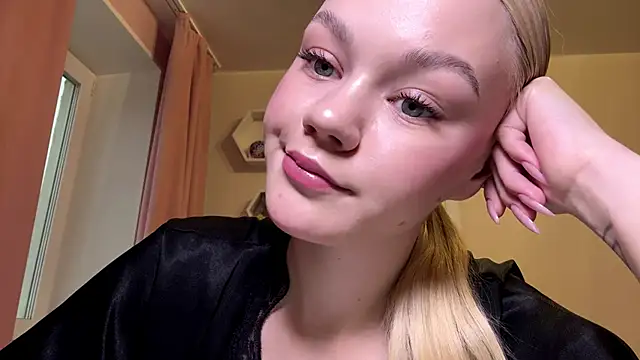 Snapshot of MiaCashe chatting on 07/01/26, 03:12 MiaCashe online show from 07/01/26, 03:12
