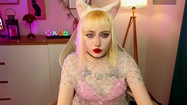 rraffaellka online show from 04/28/26, 10:04