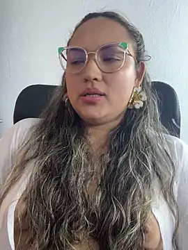 Snapshot of Valentina_Liora chatting on 03/12/26, 02:12 Valentina Liora online show from 03/12/26, 02:12