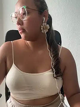 Snapshot of Valentina_Liora chatting on 03/17/26, 05:16 Valentina Liora online show from 03/17/26, 05:16