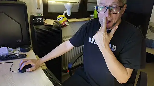 Snapshot of loenne1 chatting on 03/14/26, 10:15 loenne1 online show from 03/14/26, 10:15