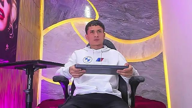 Snapshot of Matheus_Ic_ chatting on 03/23/26, 10:25 Matheus Ic online show from 03/23/26, 10:25