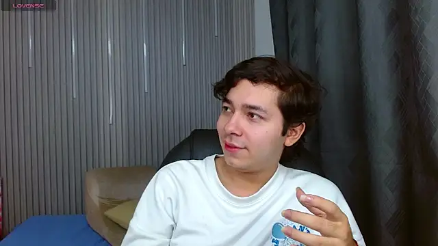 Julian Smith21 online show from 06/15/26, 04:25