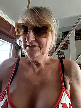 Snapshot of Heidiblueeyes chatting on 03/09/26, 11:47 Heidiblueeyes online show from 03/09/26, 11:47