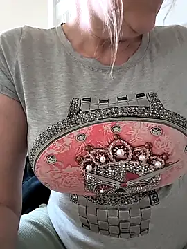 Heidiblueeyes online show from 05/05/26, 06:05