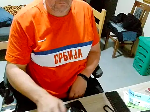 Snapshot of pozitiva000 chatting on 06/11/26, 07:34 pozitiva000 online show from 06/11/26, 07:34
