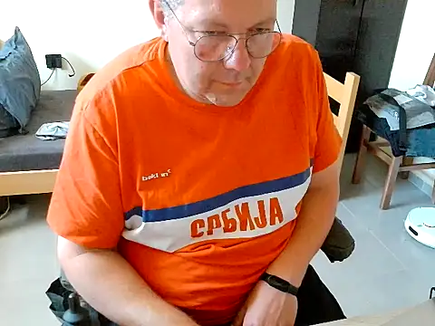 Snapshot of pozitiva000 chatting on 06/28/26, 10:43 pozitiva000 online show from 06/28/26, 10:43
