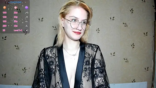 NicoleDaviss online show from 06/23/26, 07:23