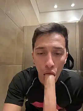 Snapshot of Thiago_Jones1 chatting on 04/16/26, 09:39 Thiago Jones1 online show from 04/16/26, 09:39